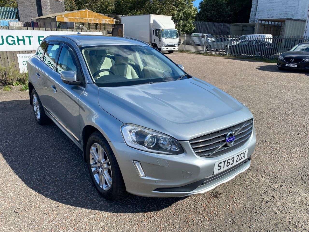 A 2013 VOLVO XC60 2.4 D4 SE Lux SUV 5dr Diesel Geartronic AWD Euro 5 (163 ps) A 2013 VOLVO XC60 2.4 D4 SE Lux SUV 5dr Diesel Geartronic AWD Euro 5 (163 ps)