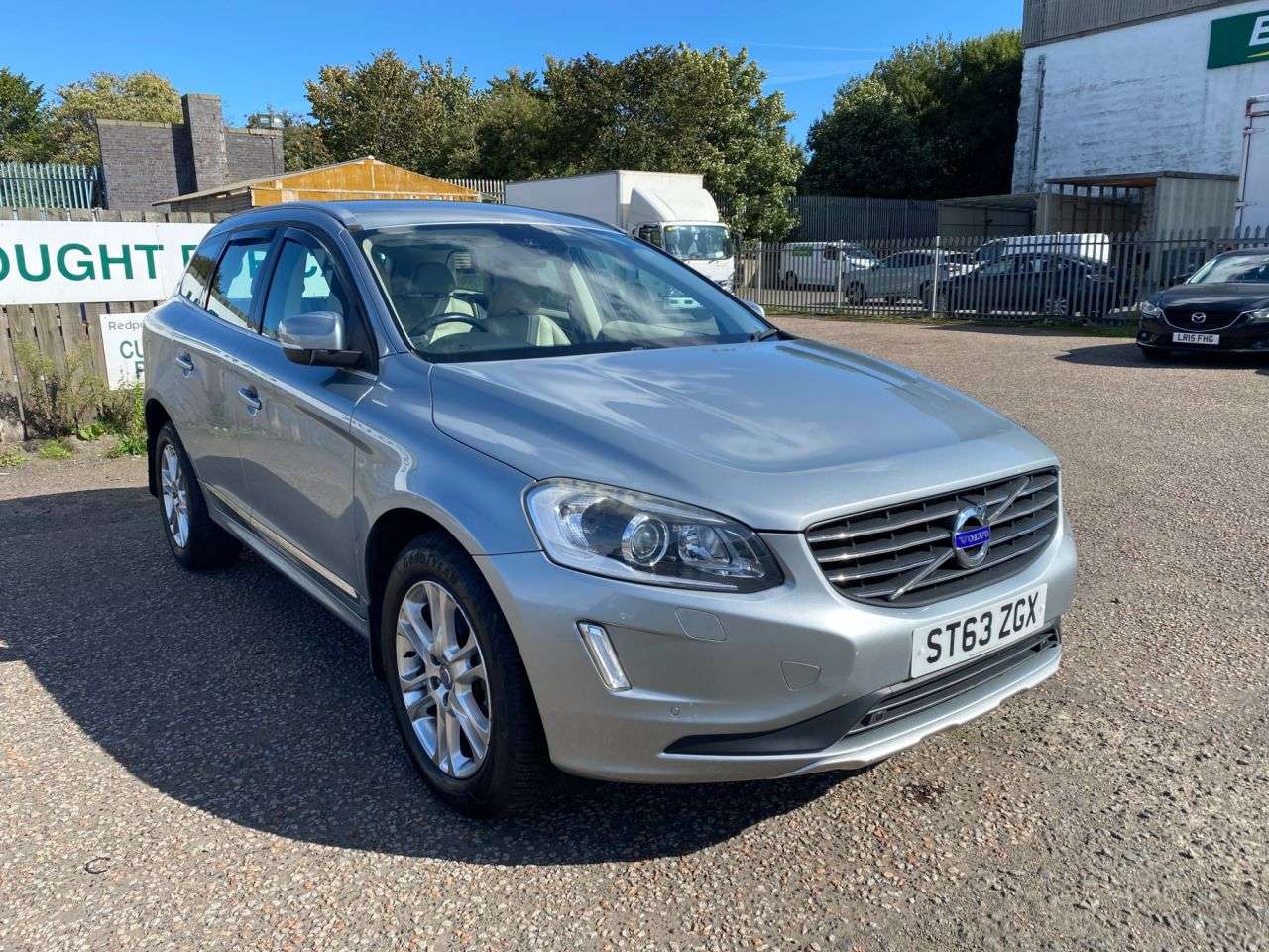 A 2013 VOLVO XC60 2.4 D4 SE Lux SUV 5dr Diesel Geartronic AWD Euro 5 (163 ps) A 2013 VOLVO XC60 2.4 D4 SE Lux SUV 5dr Diesel Geartronic AWD Euro 5 (163 ps)