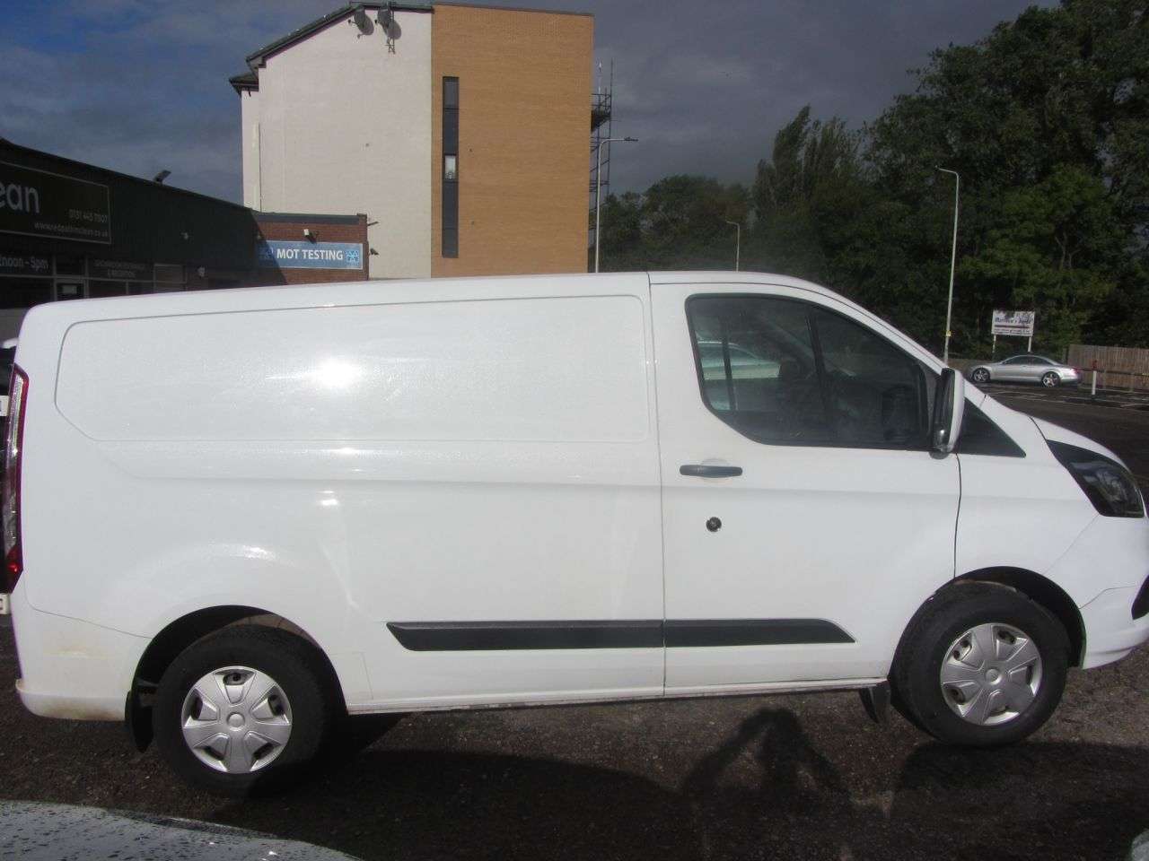 A 2021 FORD TRANSIT CUSTOM 2.0 300 EcoBlue Trend Panel Van 5dr Diesel Manual L1 H1 Euro 6 (s/s) (130 p A 2021 FORD TRANSIT CUSTOM 2.0 300 EcoBlue Trend Panel Van 5dr Diesel Manual L1 H1 Euro 6 (s/s) (130 p