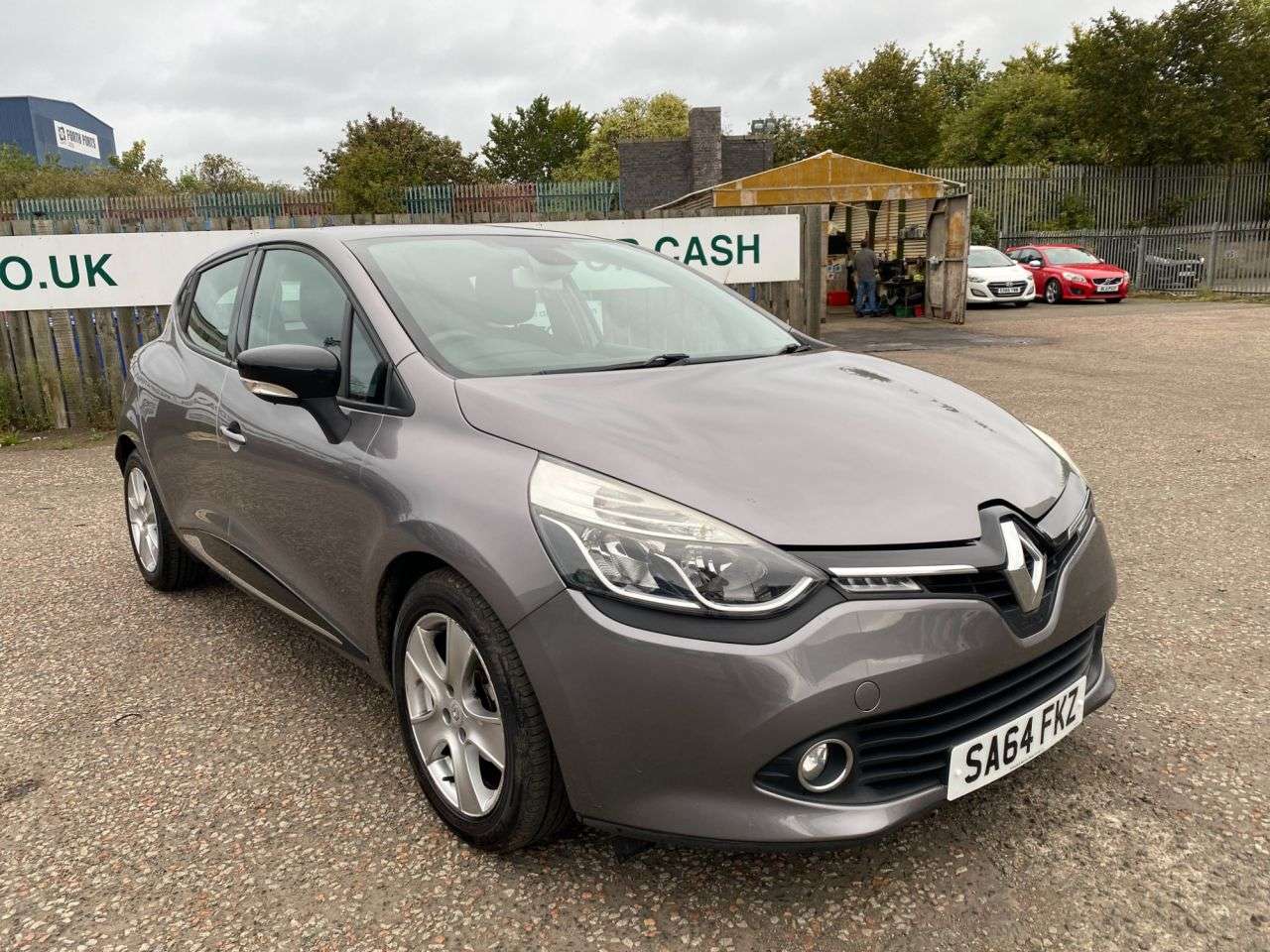 A 2014 RENAULT CLIO 1.2 16V Dynamique MediaNav Hatchback 5dr Petrol Manual Euro 5 (75 ps) A 2014 RENAULT CLIO 1.2 16V Dynamique MediaNav Hatchback 5dr Petrol Manual Euro 5 (75 ps)