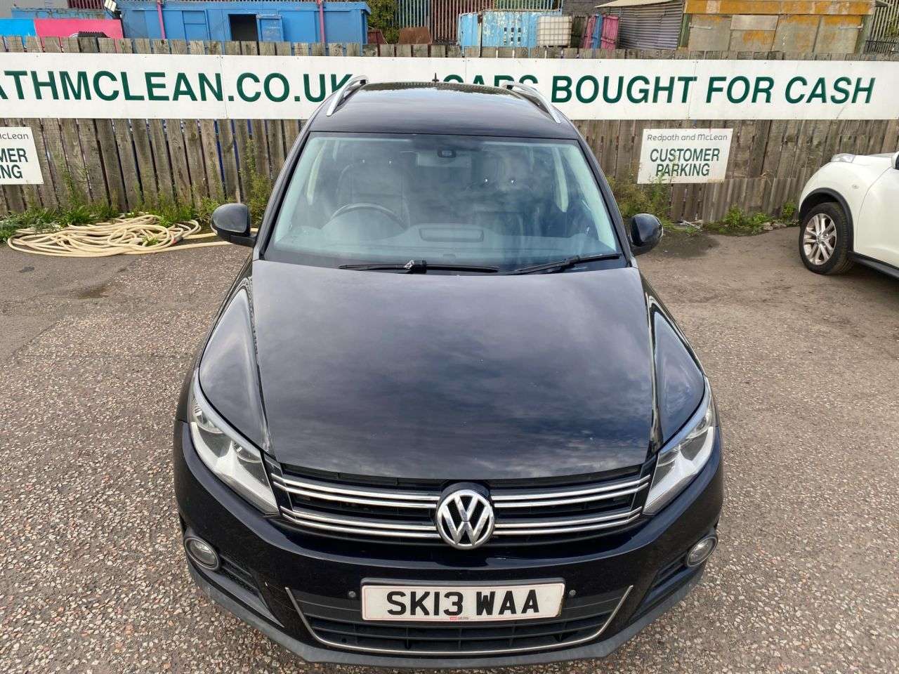 A 2013 VOLKSWAGEN TIGUAN 2.0 TDI BlueMotion Tech SE SUV 5dr Diesel Manual 4WD Euro 5 (s/s) (140 ps) A 2013 VOLKSWAGEN TIGUAN 2.0 TDI BlueMotion Tech SE SUV 5dr Diesel Manual 4WD Euro 5 (s/s) (140 ps)