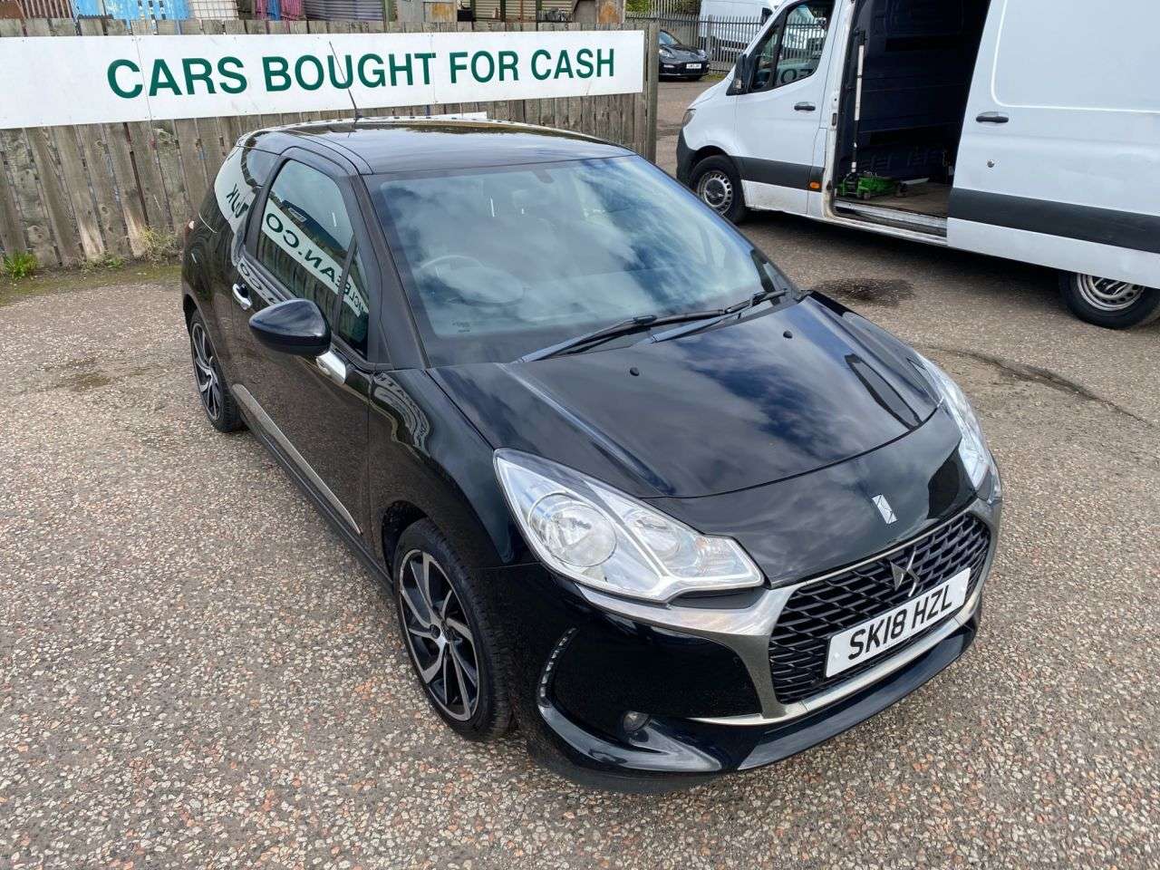 A 2018 DS DS 3 PURETECH CONNECTED CHIC S/S A 2018 DS DS 3 PURETECH CONNECTED CHIC S/S