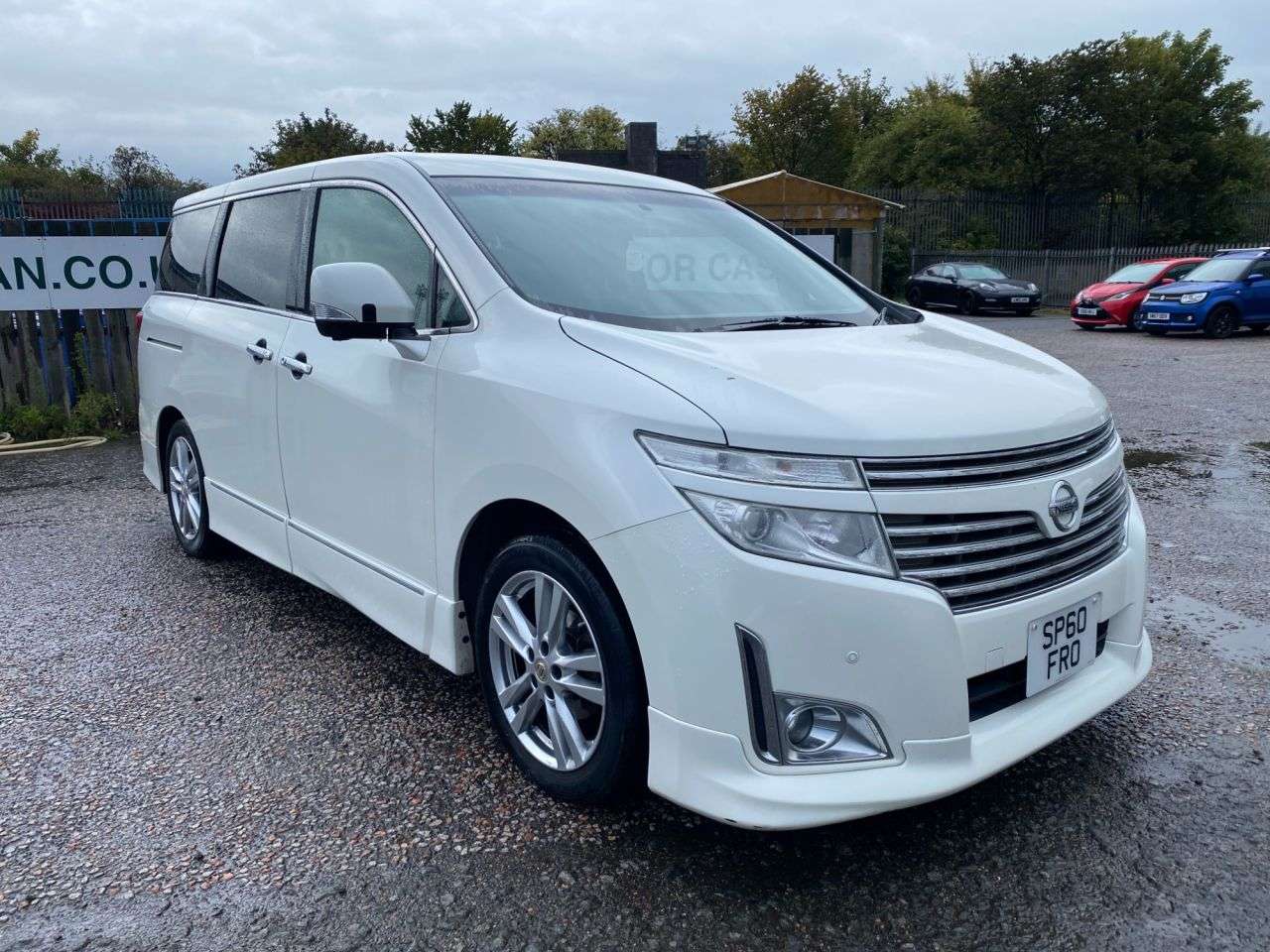 A 2010 NISSAN ELGRAND A 2010 NISSAN ELGRAND