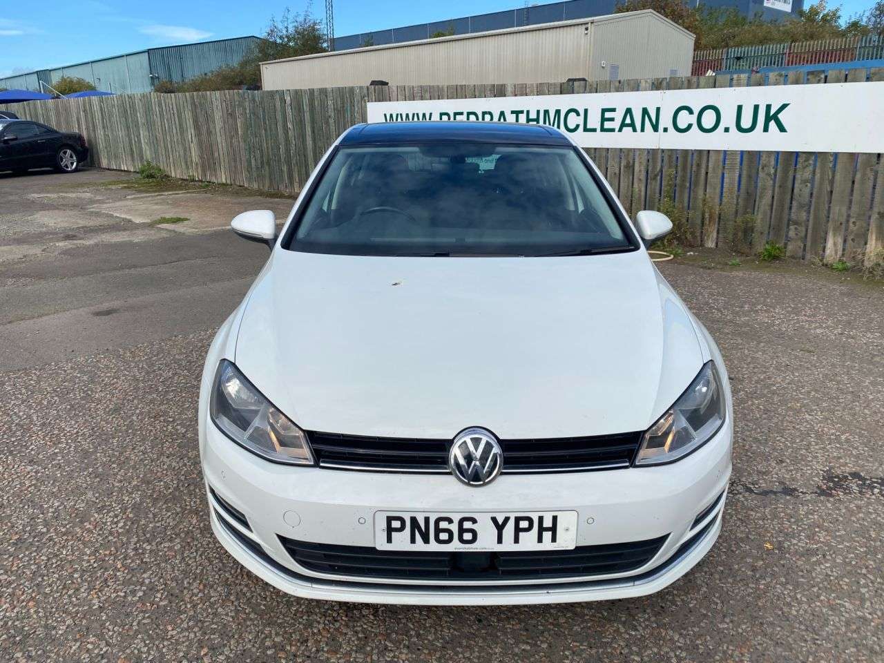 A 2016 VOLKSWAGEN GOLF 1.6 TDI BlueMotion Tech GT Edition Hatchback 5dr Diesel Manual Euro 6 (s/s) A 2016 VOLKSWAGEN GOLF 1.6 TDI BlueMotion Tech GT Edition Hatchback 5dr Diesel Manual Euro 6 (s/s)