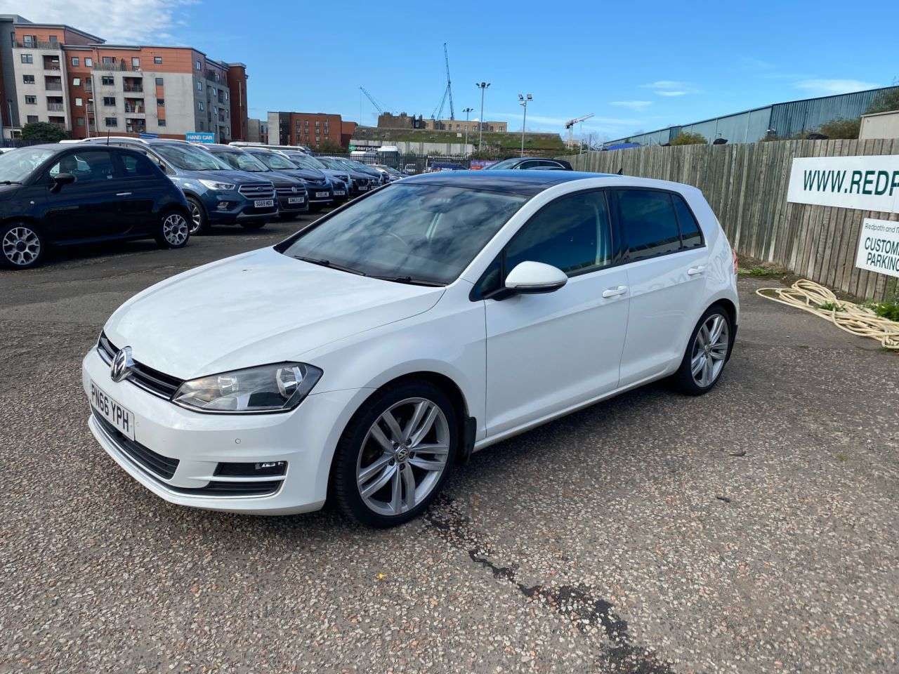 A 2016 VOLKSWAGEN GOLF 1.6 TDI BlueMotion Tech GT Edition Hatchback 5dr Diesel Manual Euro 6 (s/s) A 2016 VOLKSWAGEN GOLF 1.6 TDI BlueMotion Tech GT Edition Hatchback 5dr Diesel Manual Euro 6 (s/s)
