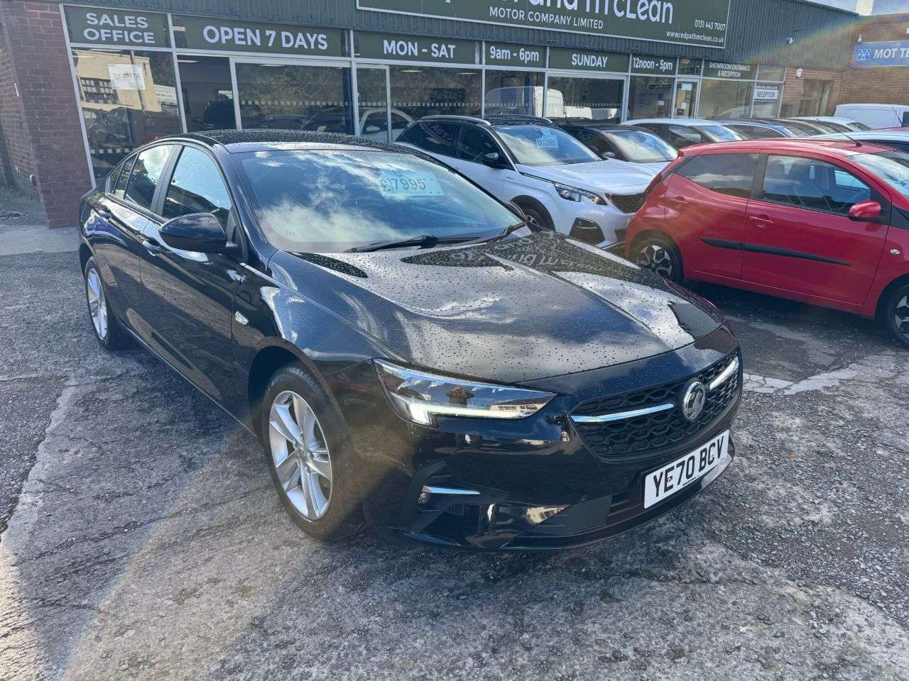 A 2020 VAUXHALL INSIGNIA 2.0 CDTi SE Nav Hatchback 5dr Diesel Manual Euro 5 (160 ps) A 2020 VAUXHALL INSIGNIA 2.0 CDTi SE Nav Hatchback 5dr Diesel Manual Euro 5 (160 ps)