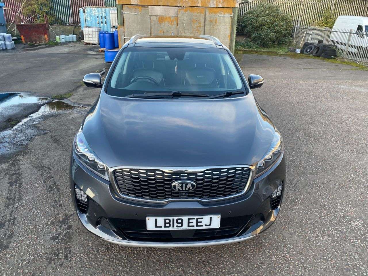 A 2019 KIA SORENTO 2.2 CRDi GT-Line S SUV 5dr Diesel Auto AWD Euro 6 (s/s) (197 bhp) A 2019 KIA SORENTO 2.2 CRDi GT-Line S SUV 5dr Diesel Auto AWD Euro 6 (s/s) (197 bhp)