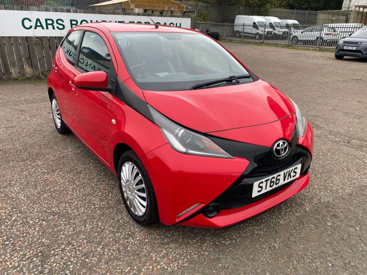 A 2016 TOYOTA AYGO 1.0 VVT-i x-play Hatchback 5dr Petrol Manual Euro 6 (68 ps) A 2016 TOYOTA AYGO 1.0 VVT-i x-play Hatchback 5dr Petrol Manual Euro 6 (68 ps)