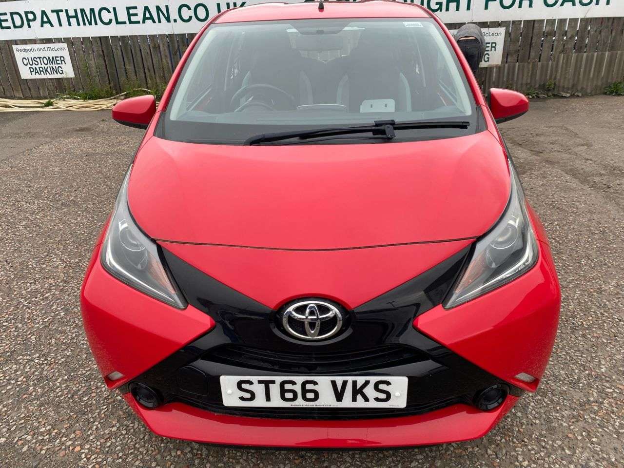 A 2016 TOYOTA AYGO 1.0 VVT-i x-play Hatchback 5dr Petrol Manual Euro 6 (68 ps) A 2016 TOYOTA AYGO 1.0 VVT-i x-play Hatchback 5dr Petrol Manual Euro 6 (68 ps)