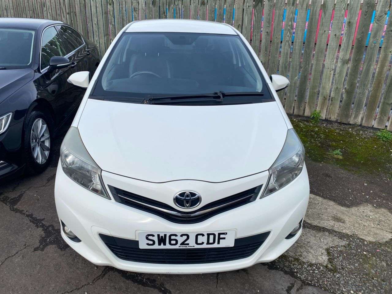 A 2012 TOYOTA YARIS 1.33 Dual VVT-i Trend Hatchback 3dr Petrol Manual Euro 5 (101 ps) A 2012 TOYOTA YARIS 1.33 Dual VVT-i Trend Hatchback 3dr Petrol Manual Euro 5 (101 ps)
