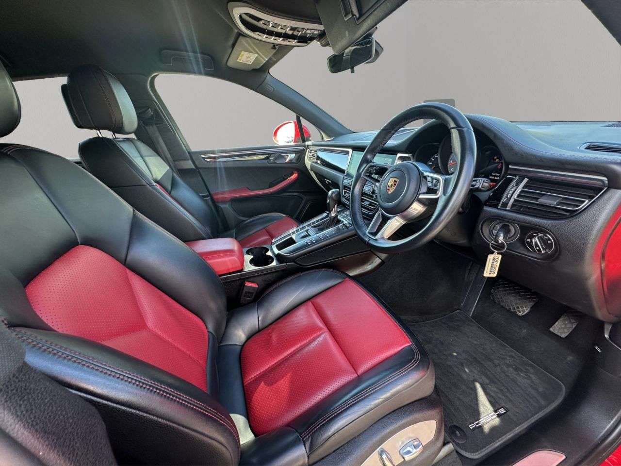 A 2020 PORSCHE MACAN V6 S SUV Petrol PDK 4WD 3.0T 355 BHP A 2020 PORSCHE MACAN V6 S SUV Petrol PDK 4WD 3.0T 355 BHP