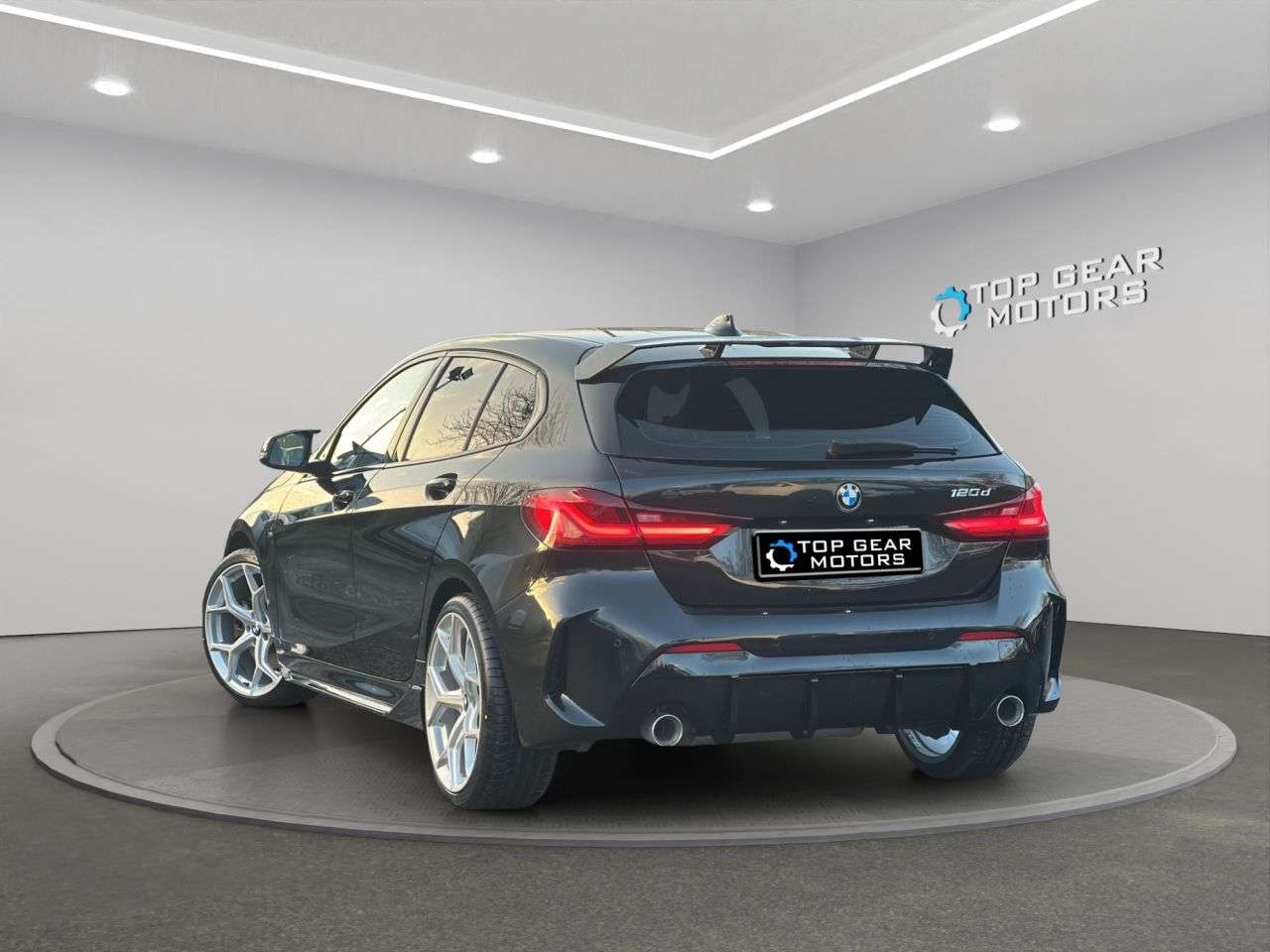 A 2021 BMW 1 SERIES M Sport Auto Hatchback 2.0 120D 190BHP A 2021 BMW 1 SERIES M Sport Auto Hatchback 2.0 120D 190BHP