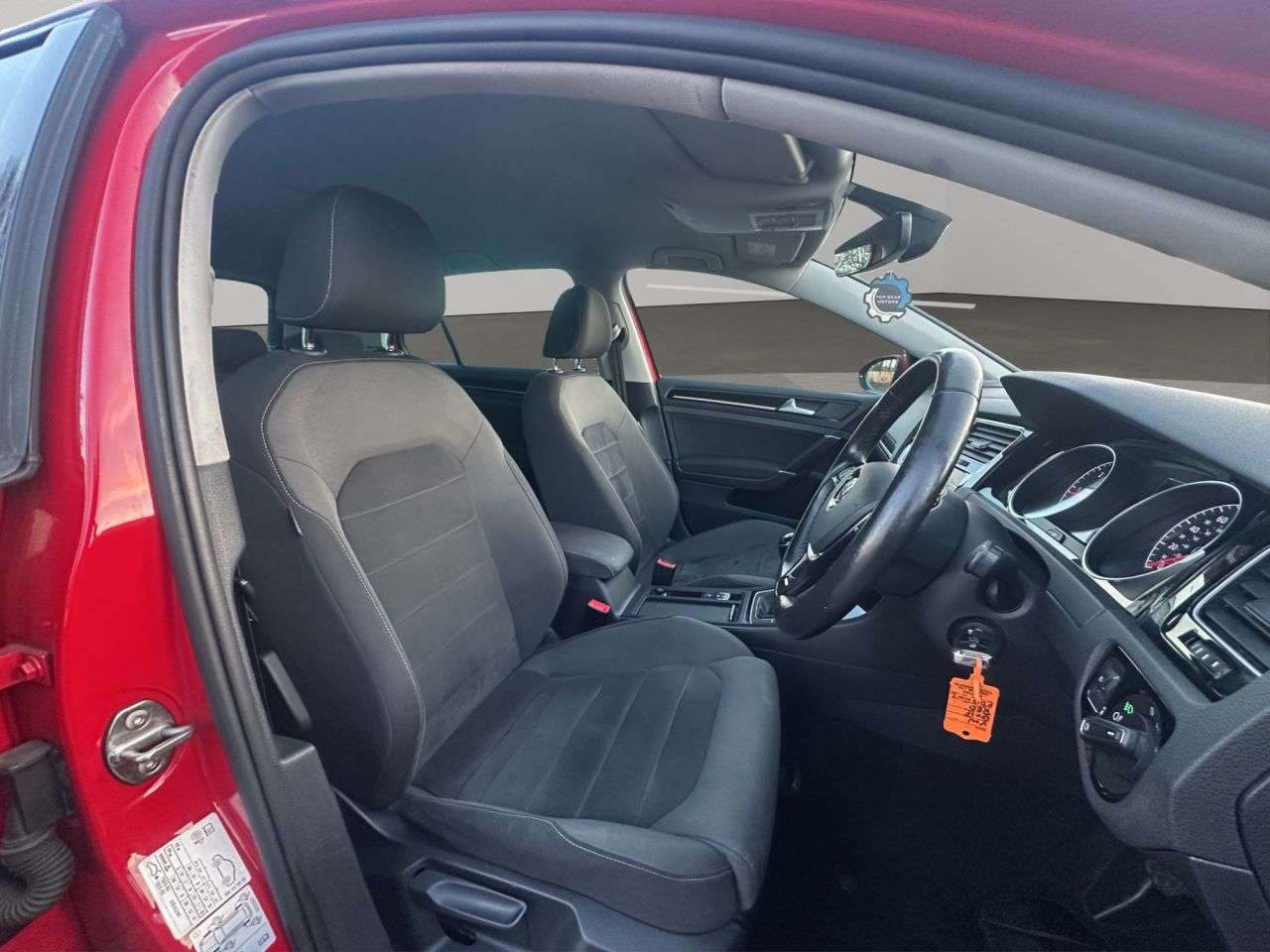 A 2017 VOLKSWAGEN GOLF BlueMotion Tech GT Hatchback 5dr Manual 1.6 TDI 116BHP LOW ROAD TAX // GT S A 2017 VOLKSWAGEN GOLF BlueMotion Tech GT Hatchback 5dr Manual 1.6 TDI 116BHP LOW ROAD TAX // GT S