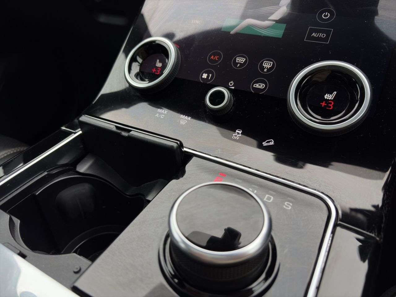 2018 LAND ROVER RANGE ROVER VELAR 2018 LAND ROVER RANGE ROVER VELAR