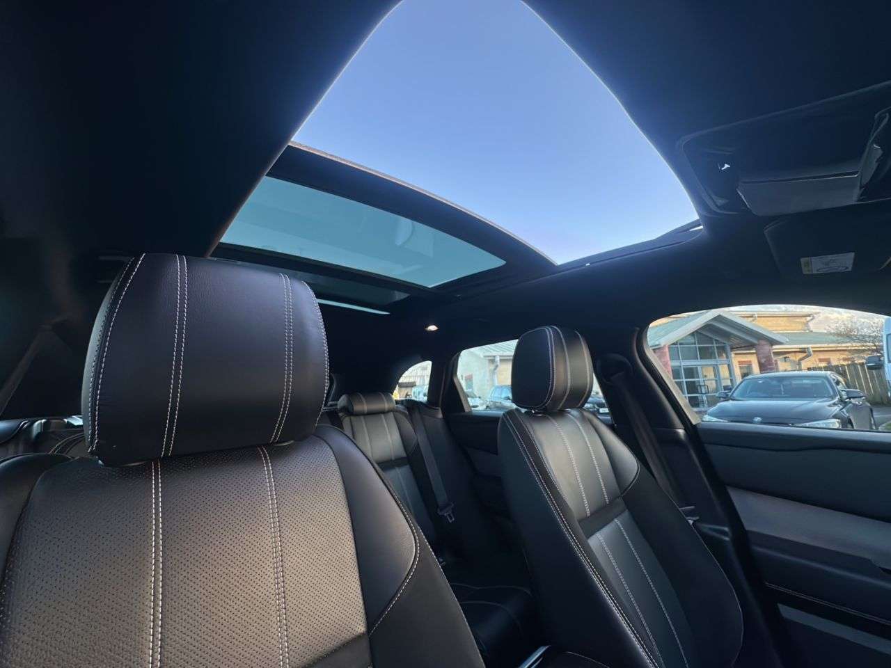 2018 LAND ROVER RANGE ROVER VELAR 2018 LAND ROVER RANGE ROVER VELAR