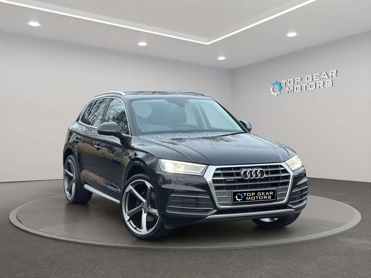 A 2019 AUDI Q5 Quattro 40 Sport S Tronic 2.0 TDI 190 BHP AWD / 4X4 FSH, X2 KEYS, FULL LEAT A 2019 AUDI Q5 Quattro 40 Sport S Tronic 2.0 TDI 190 BHP AWD / 4X4 FSH, X2 KEYS, FULL LEAT