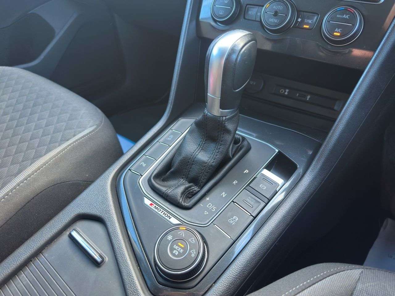 2017 VOLKSWAGEN TIGUAN 2017 VOLKSWAGEN TIGUAN