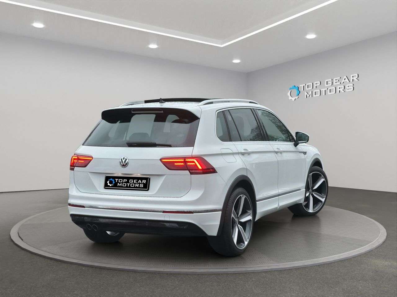 2017 VOLKSWAGEN TIGUAN 2017 VOLKSWAGEN TIGUAN