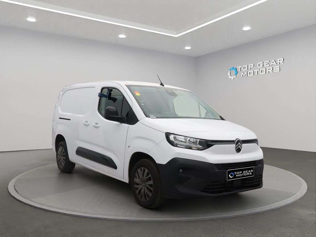 Check out this Citroen Berlingo 2024 Diesel Manual