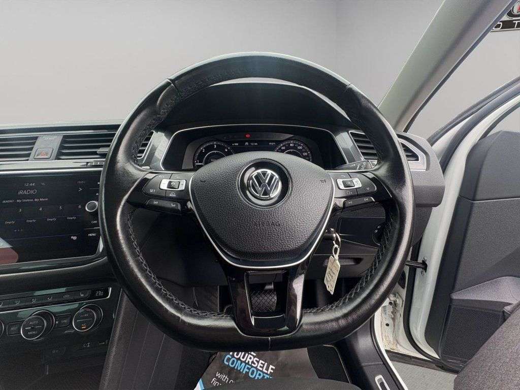2017 VOLKSWAGEN TIGUAN 2017 VOLKSWAGEN TIGUAN