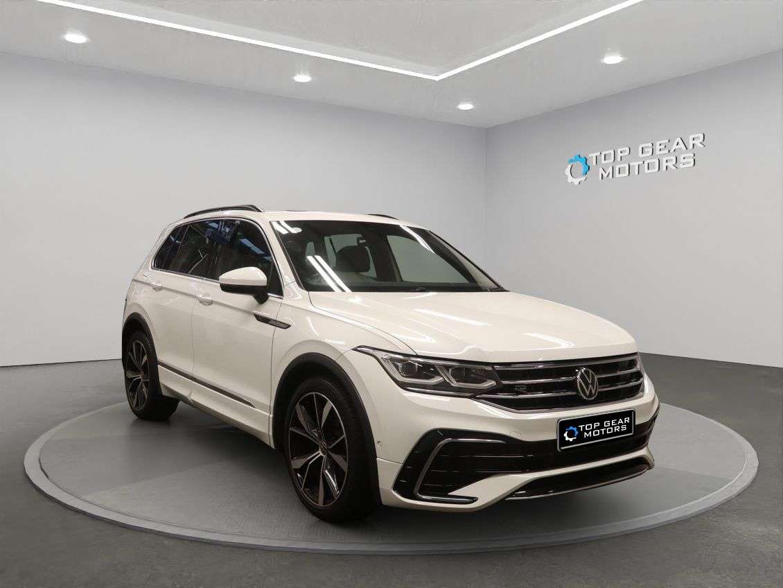 A 2021 VOLKSWAGEN TIGUAN 2.0 TDI R-Line SUV 5dr Diesel DSG 4Motion Euro 6 (s/s) (200 ps) A 2021 VOLKSWAGEN TIGUAN 2.0 TDI R-Line SUV 5dr Diesel DSG 4Motion Euro 6 (s/s) (200 ps)