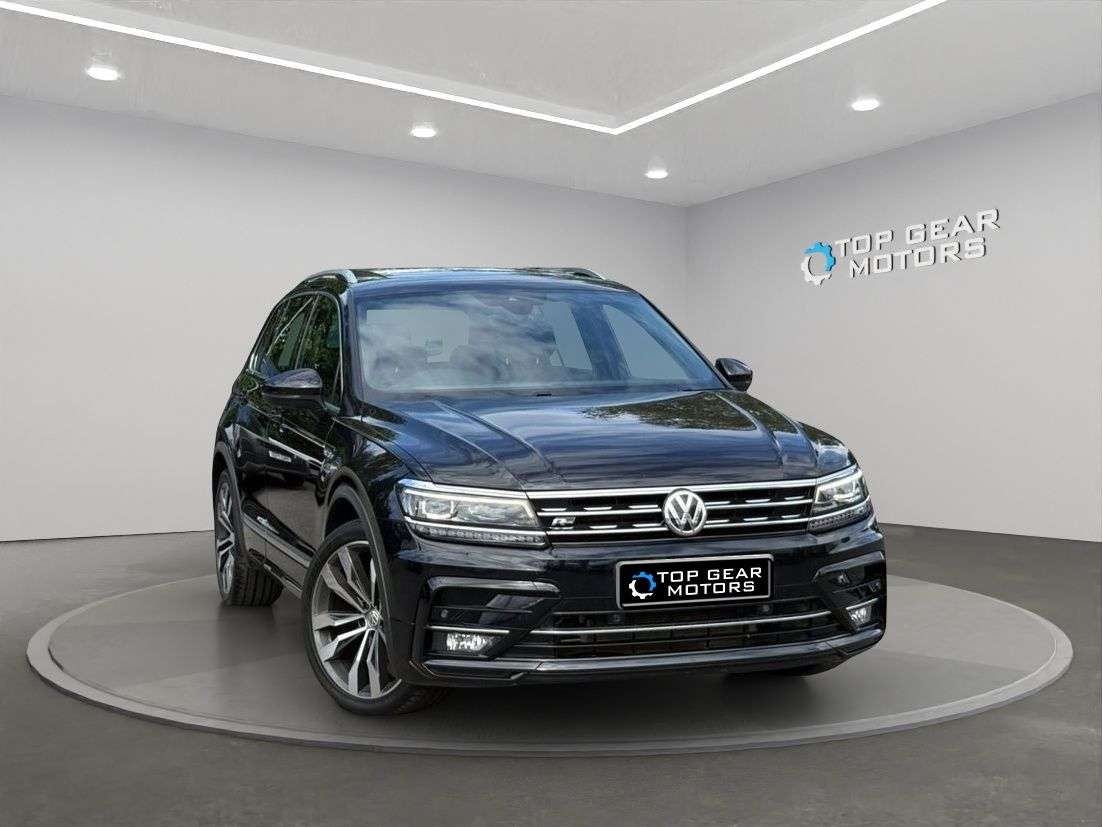 A 2019 VOLKSWAGEN TIGUAN 2.0 TDI R-Line SUV 5dr Diesel DSG Euro 6 (s/s) (150 ps) A 2019 VOLKSWAGEN TIGUAN 2.0 TDI R-Line SUV 5dr Diesel DSG Euro 6 (s/s) (150 ps)