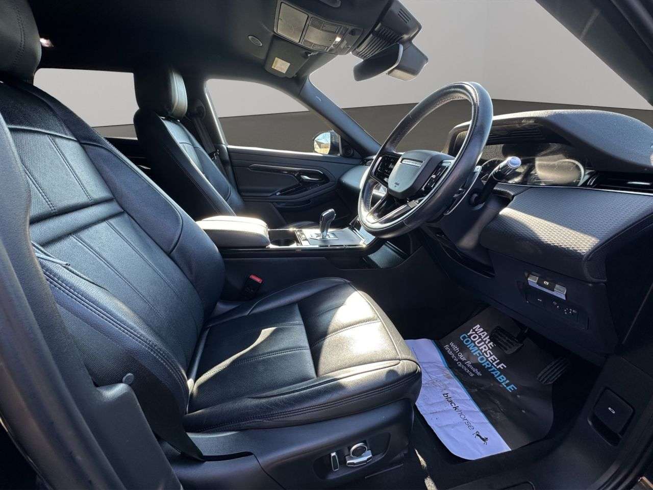 A 2019 LAND ROVER RANGE ROVER EVOQUE 2.0 D180 R-Dynamic S SUV 5dr Diesel Auto 4WD Euro 6 (s/s) (180 ps) A 2019 LAND ROVER RANGE ROVER EVOQUE 2.0 D180 R-Dynamic S SUV 5dr Diesel Auto 4WD Euro 6 (s/s) (180 ps)