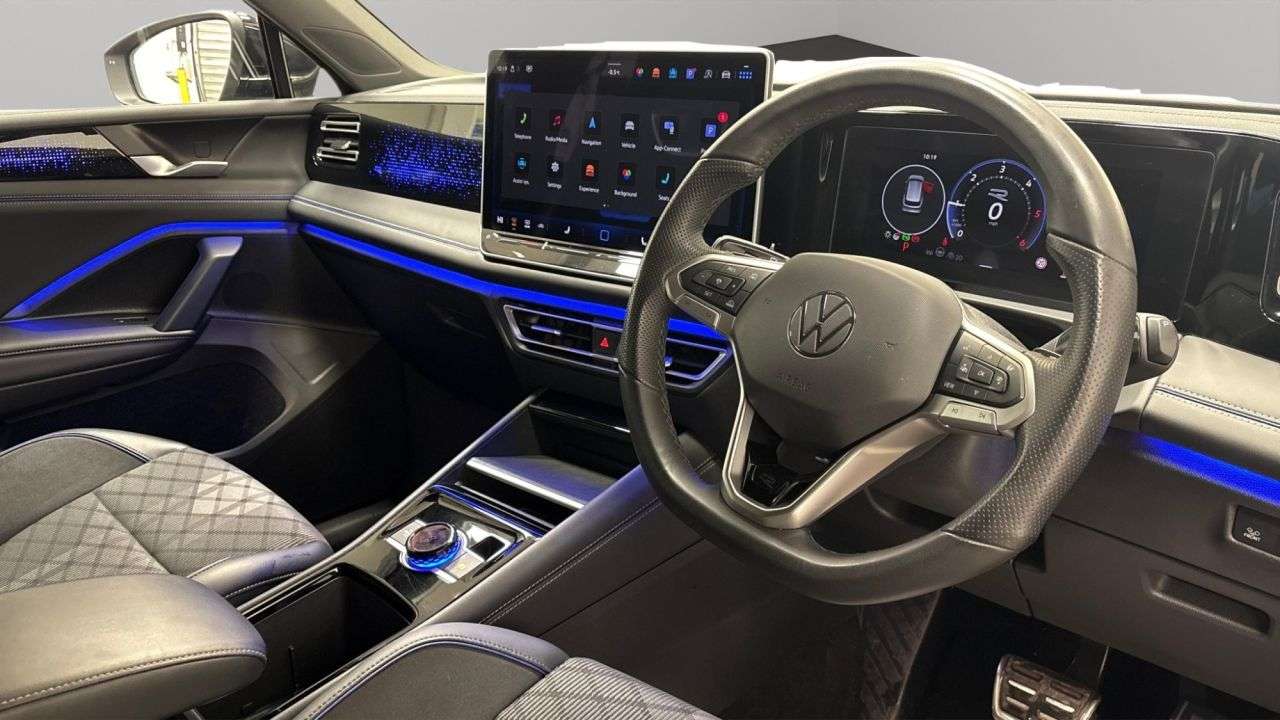 A 2024 VOLKSWAGEN TIGUAN 2.0 TDI R-Line SUV 5dr Diesel DSG Euro 6 (s/s) (150 ps) A 2024 VOLKSWAGEN TIGUAN 2.0 TDI R-Line SUV 5dr Diesel DSG Euro 6 (s/s) (150 ps)