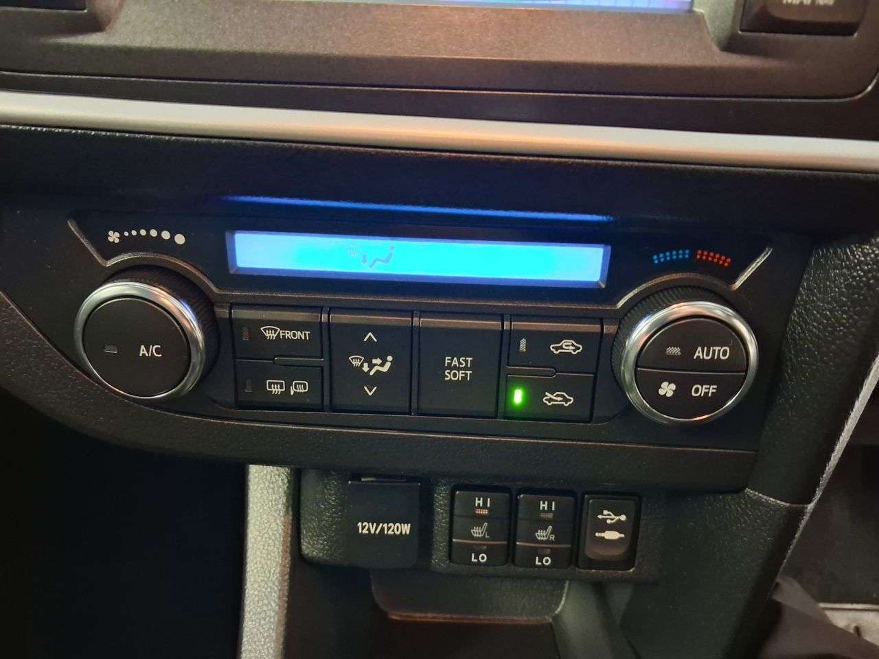 2014 TOYOTA AURIS 2014 TOYOTA AURIS