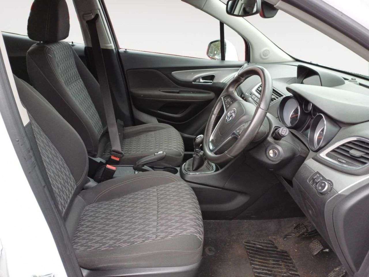 A 2015 VAUXHALL MOKKA 1.6 TECH LINE CDTI S/S 5d 134 BHP A 2015 VAUXHALL MOKKA 1.6 TECH LINE CDTI S/S 5d 134 BHP