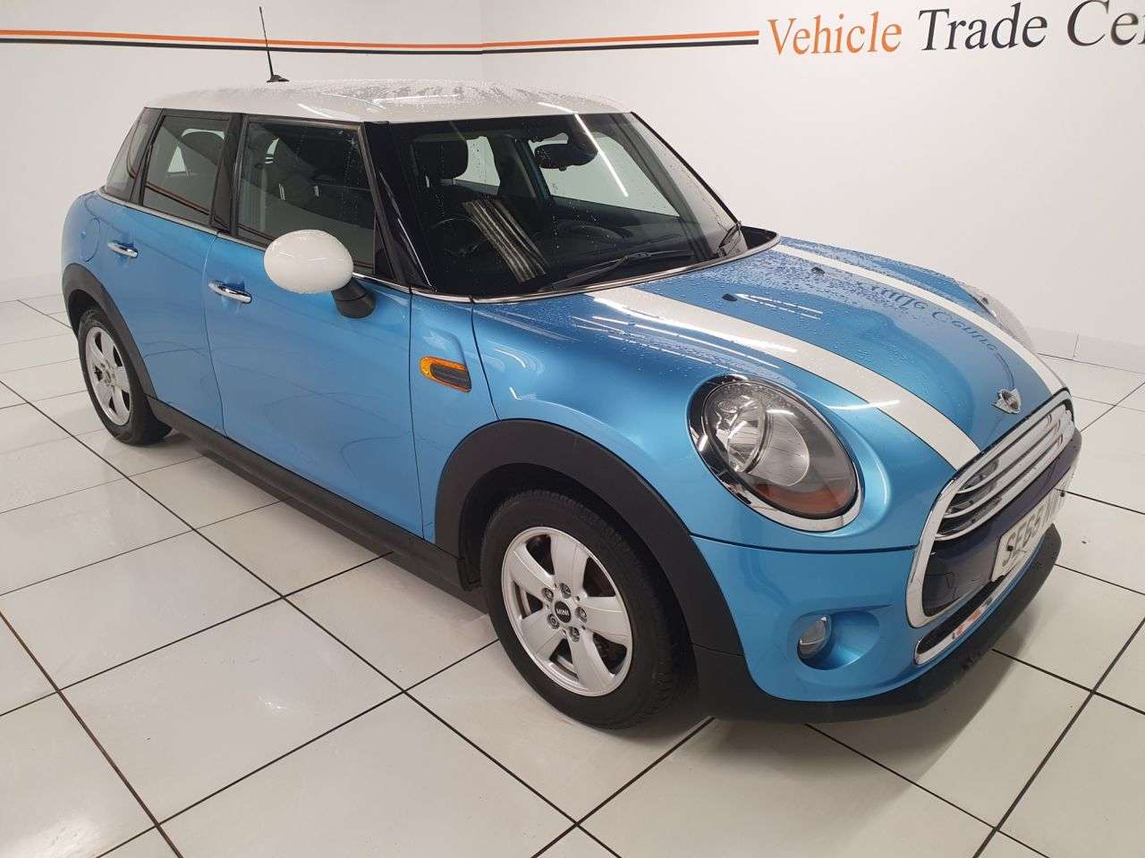 A 2015 MINI HATCH COOPER 1.5 COOPER 5d 134 BHP A 2015 MINI HATCH COOPER 1.5 COOPER 5d 134 BHP