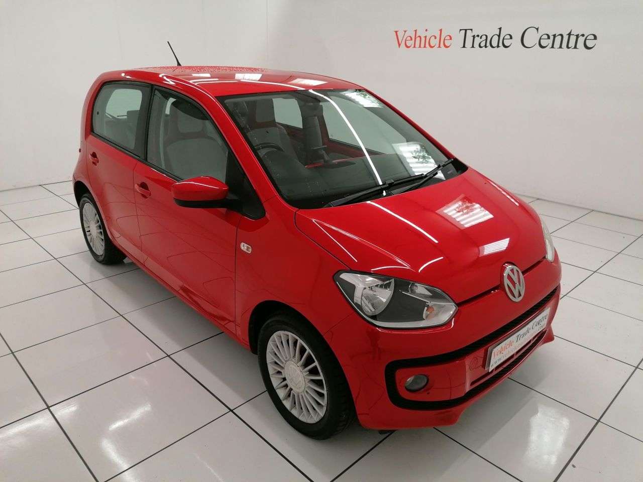 A 2014 VOLKSWAGEN UP 1.0 HIGH UP 5d 74 BHP A 2014 VOLKSWAGEN UP 1.0 HIGH UP 5d 74 BHP