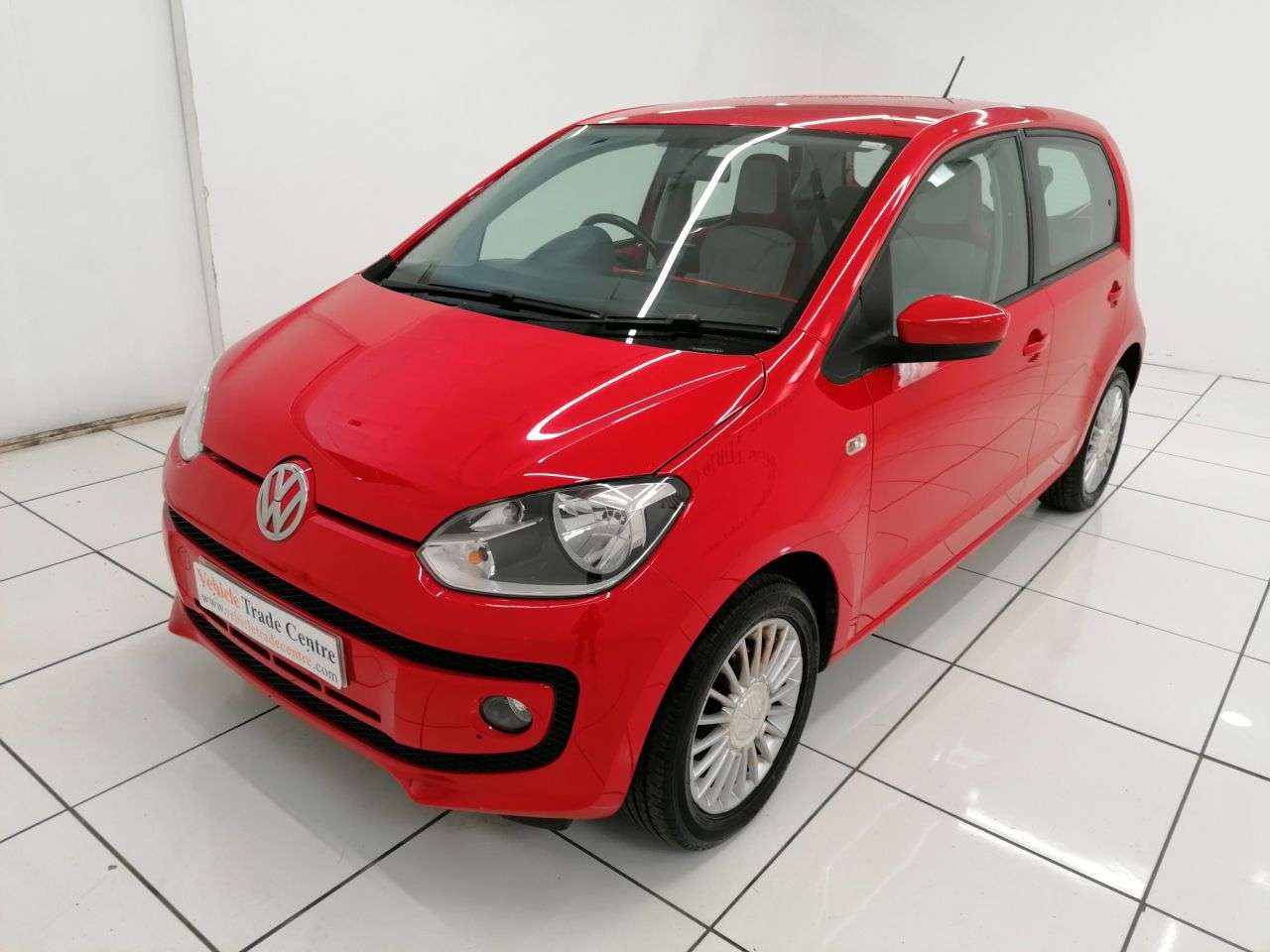 A 2014 VOLKSWAGEN UP 1.0 HIGH UP 5d 74 BHP A 2014 VOLKSWAGEN UP 1.0 HIGH UP 5d 74 BHP