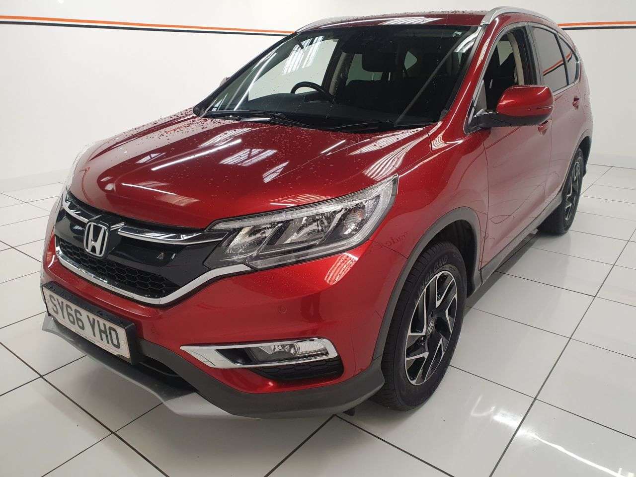 A 2016 HONDA CR-V 2.0 i-VTEC SE Plus Navi SUV 5dr Petrol Manual 4WD Euro 6 (s/s) (155 ps) ++ A 2016 HONDA CR-V 2.0 i-VTEC SE Plus Navi SUV 5dr Petrol Manual 4WD Euro 6 (s/s) (155 ps) ++