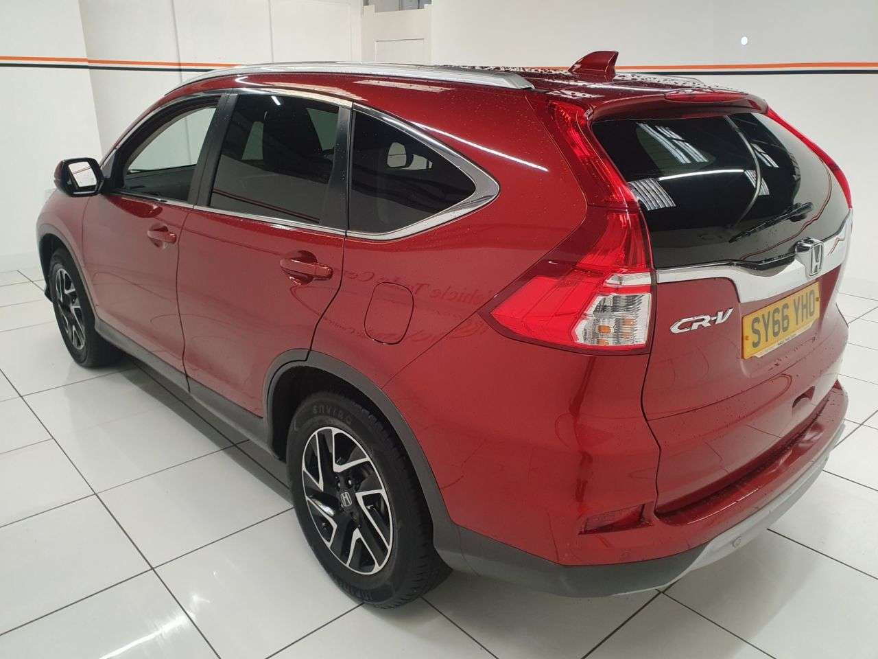 A 2016 HONDA CR-V 2.0 i-VTEC SE Plus Navi SUV 5dr Petrol Manual 4WD Euro 6 (s/s) (155 ps) ++ A 2016 HONDA CR-V 2.0 i-VTEC SE Plus Navi SUV 5dr Petrol Manual 4WD Euro 6 (s/s) (155 ps) ++