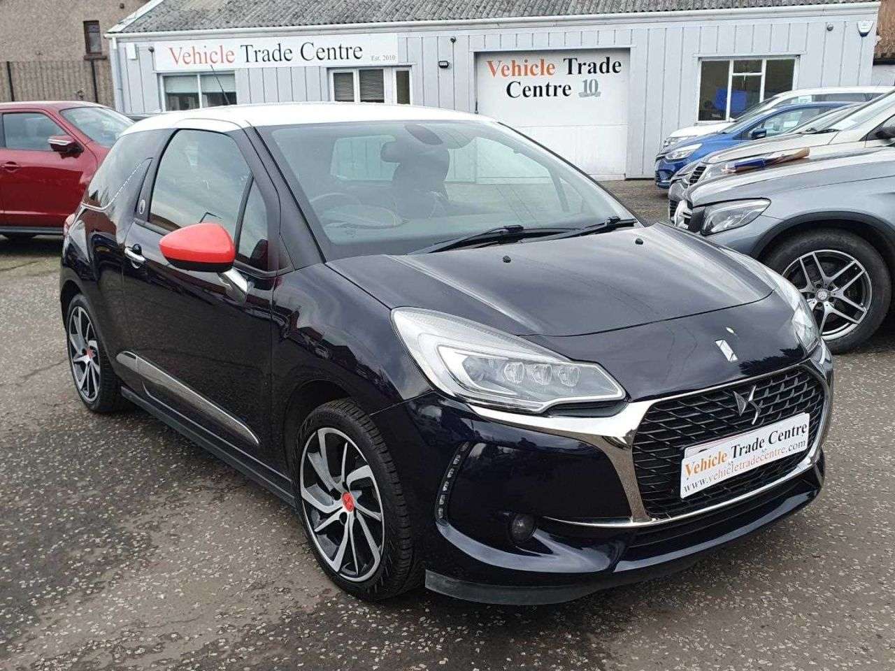 A 2017 DS AUTOMOBILES DS 3 1.2 PureTech Ines de la Fressange Hatchback 3dr Petrol Manual Euro 6 (s/s) A 2017 DS AUTOMOBILES DS 3 1.2 PureTech Ines de la Fressange Hatchback 3dr Petrol Manual Euro 6 (s/s)