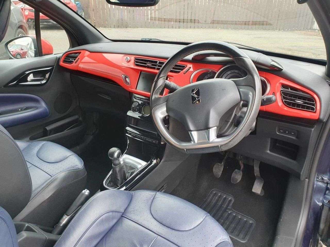 2017 DS AUTOMOBILES DS 3 2017 DS AUTOMOBILES DS 3