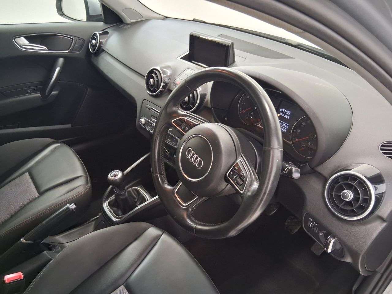 2016 AUDI A1 2016 AUDI A1
