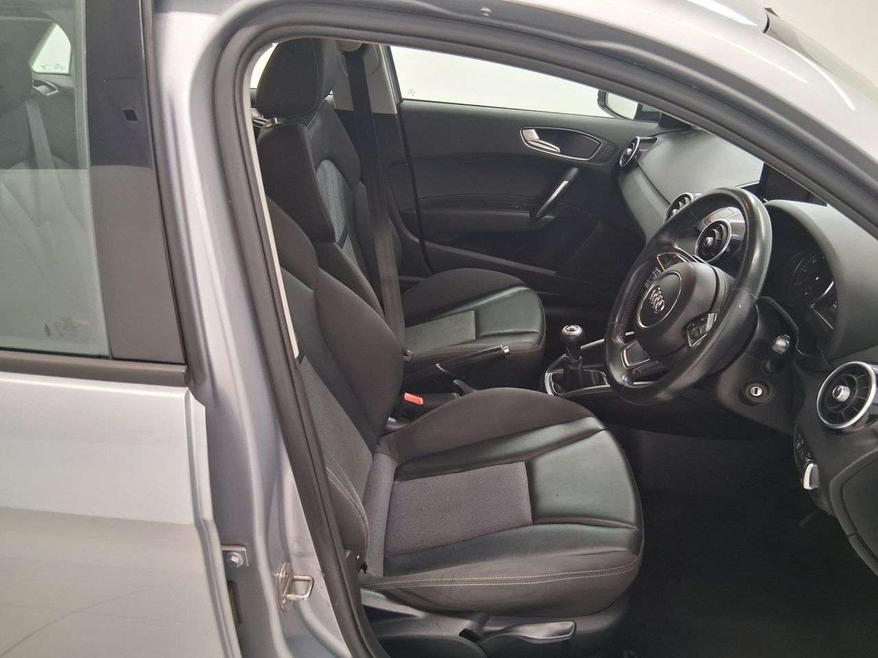 2016 AUDI A1 2016 AUDI A1