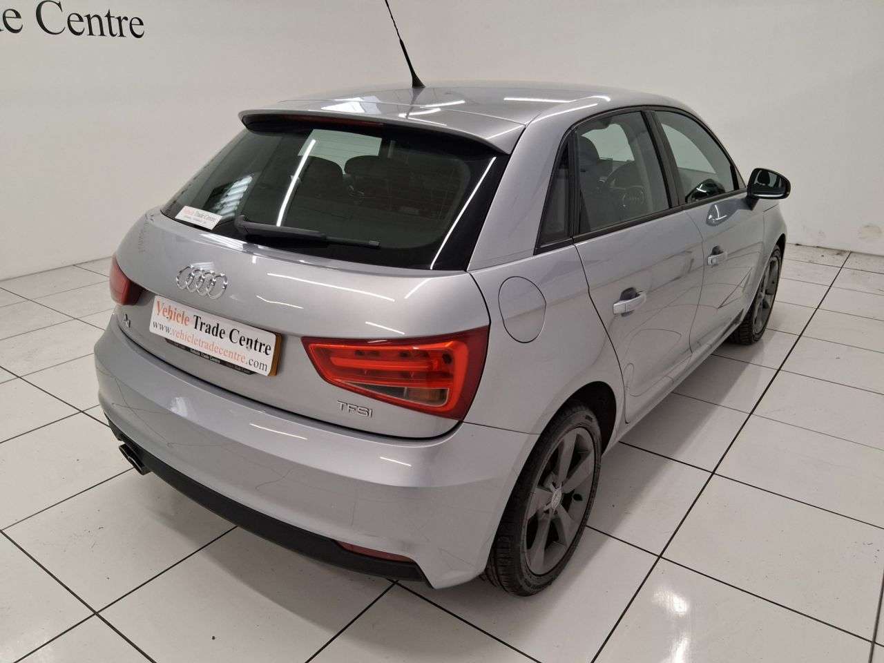 2016 AUDI A1 2016 AUDI A1