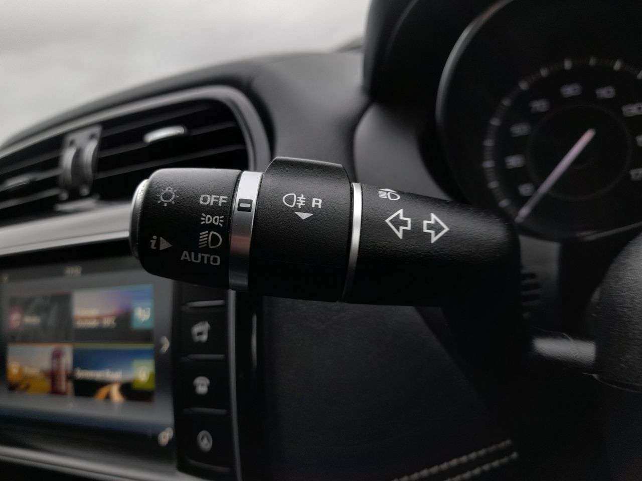 2015 JAGUAR XE 2015 JAGUAR XE