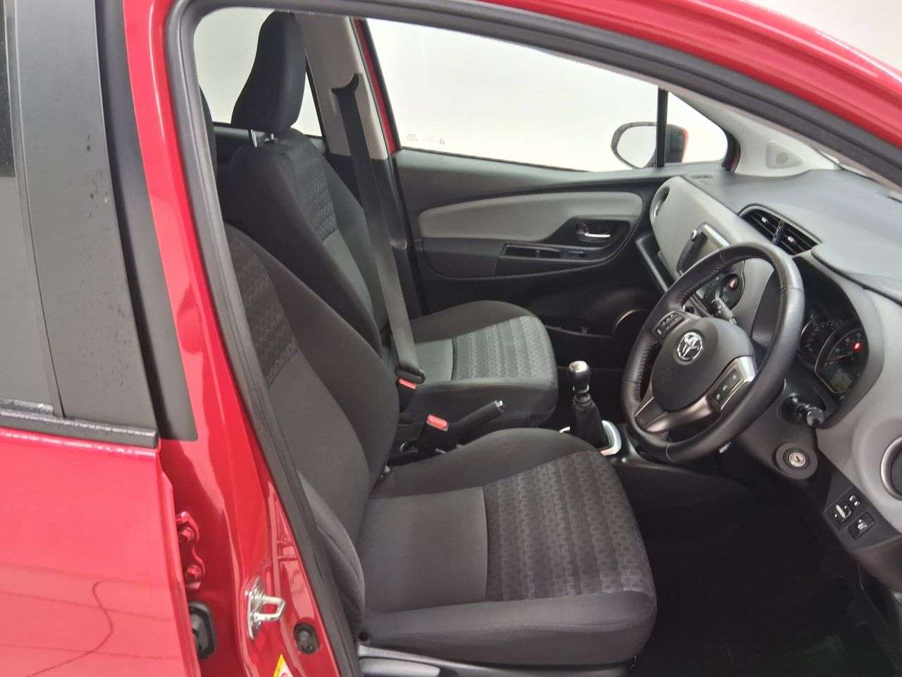 2016 TOYOTA YARIS 2016 TOYOTA YARIS