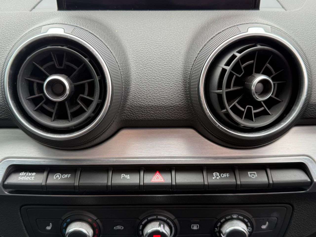 2017 AUDI Q2 2017 AUDI Q2