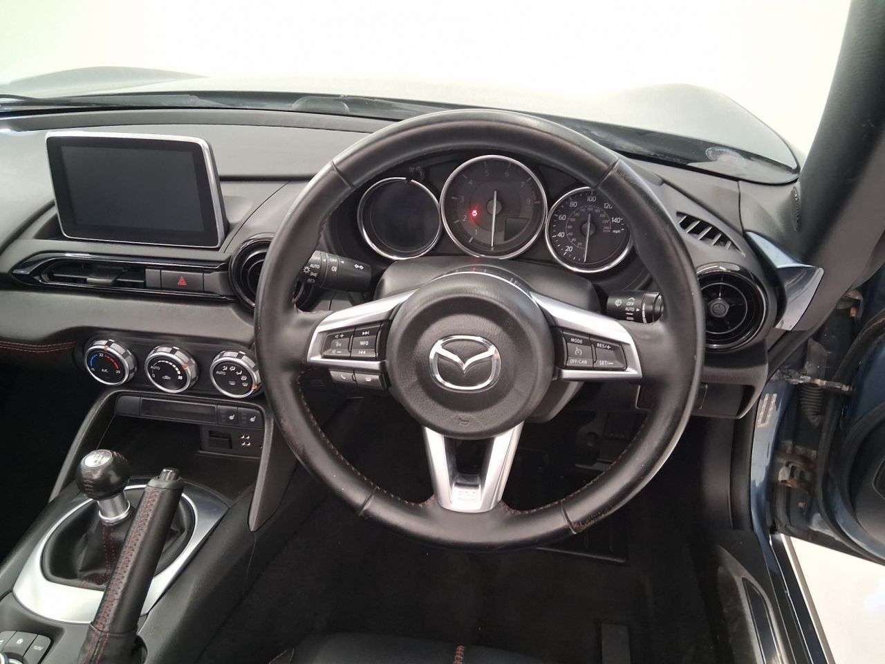 2017 MAZDA MX-5 2017 MAZDA MX-5