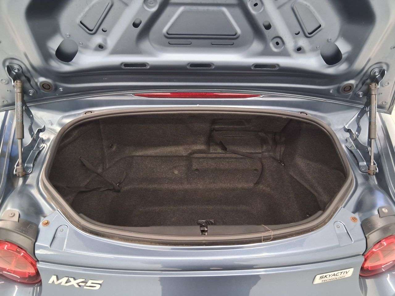 2017 MAZDA MX-5 2017 MAZDA MX-5