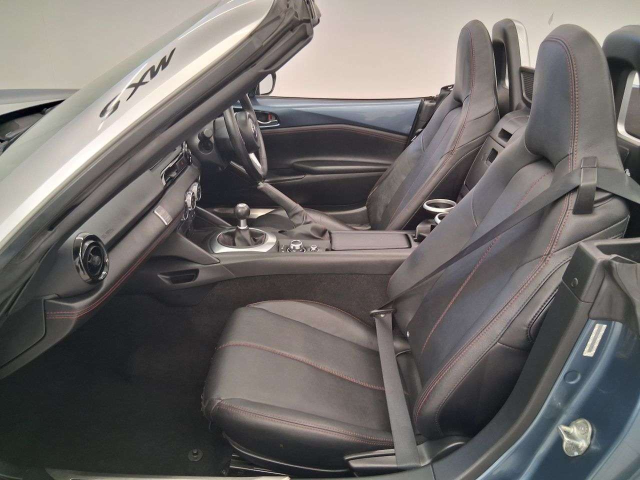 2017 MAZDA MX-5 2017 MAZDA MX-5