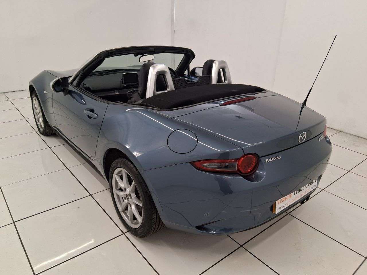 2017 MAZDA MX-5 2017 MAZDA MX-5