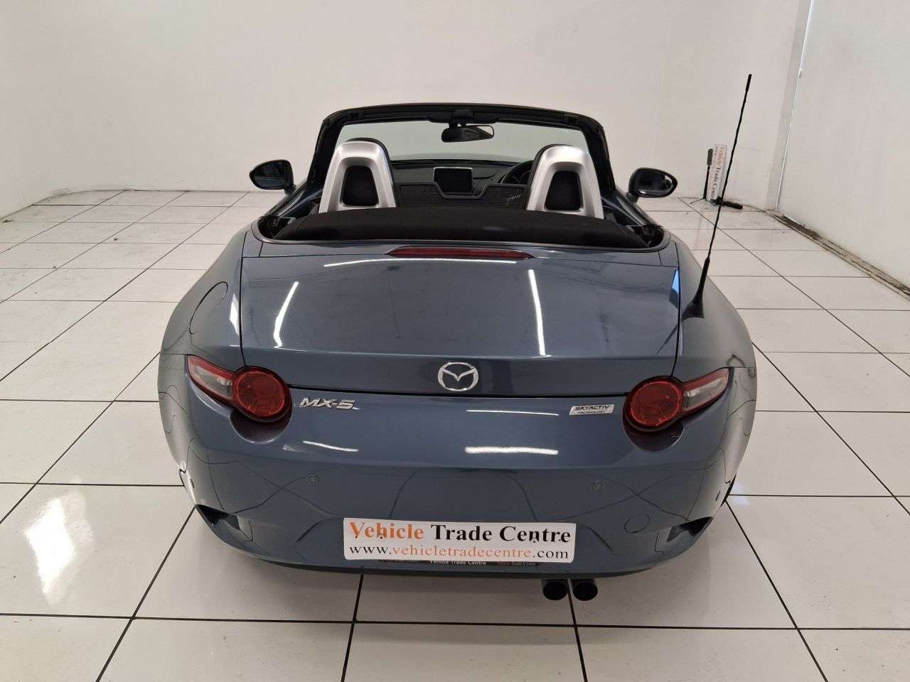 2017 MAZDA MX-5 2017 MAZDA MX-5