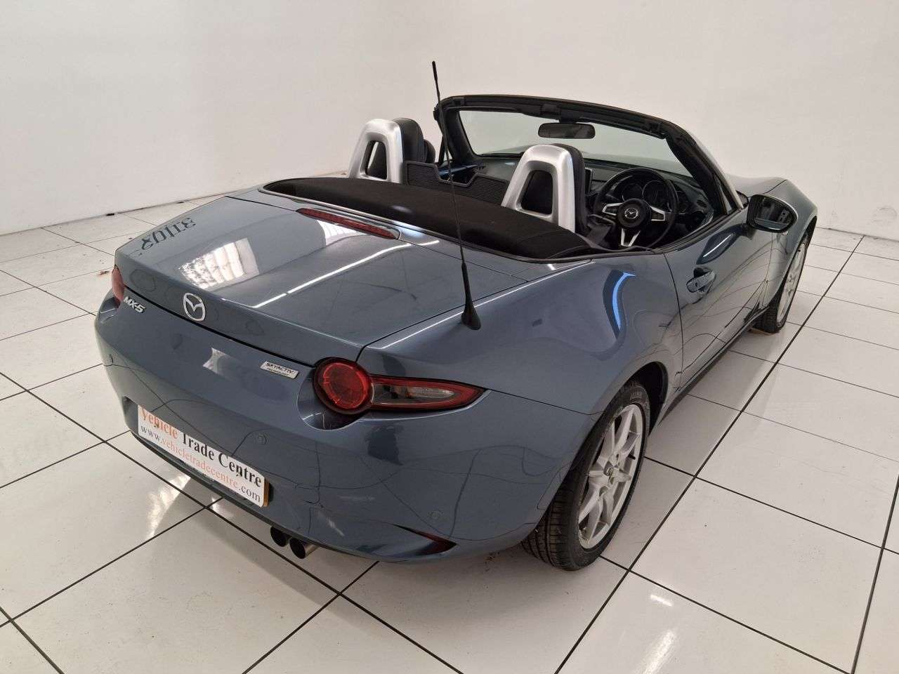 2017 MAZDA MX-5 2017 MAZDA MX-5