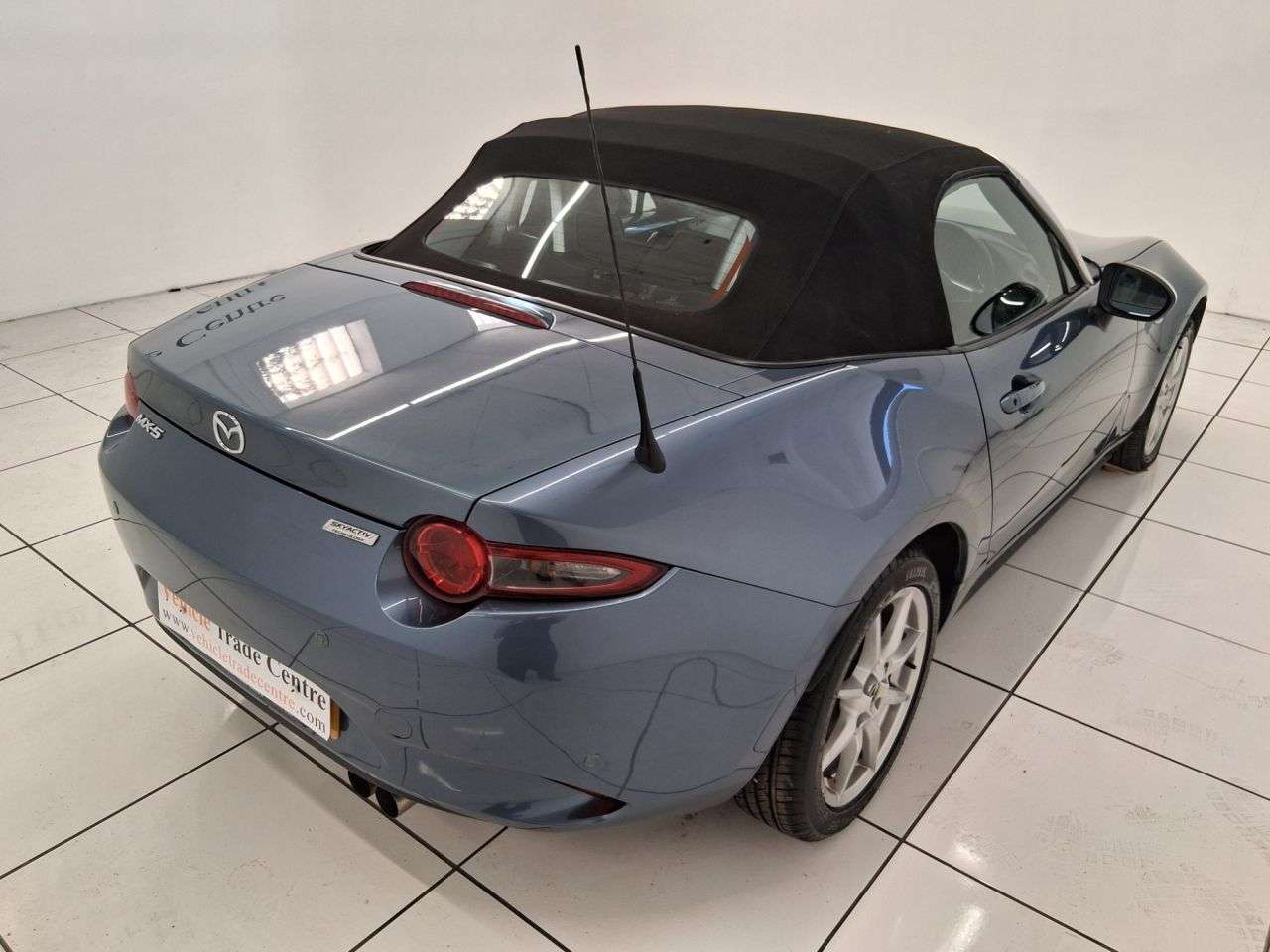 2017 MAZDA MX-5 2017 MAZDA MX-5